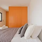 Bright & Modern Duplex With Terrace Telheiras شقة *