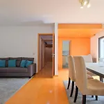 Bright & Modern Duplex With Terrace Telheiras شقة Lisboa