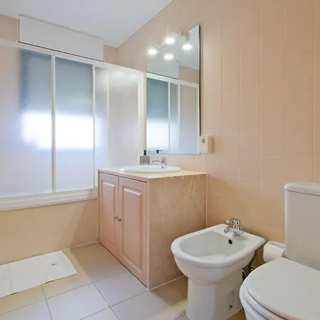 Bright & Modern Duplex With Terrace Telheiras *