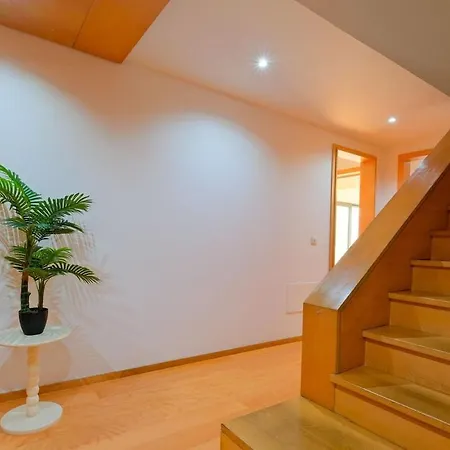 Bright & Modern Duplex With Terrace Telheiras דירה