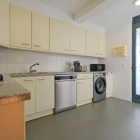 Bright & Modern Duplex With Terrace Telheiras * ליסבון
