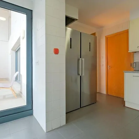 Bright & Modern Duplex With Terrace Telheiras * 리스본